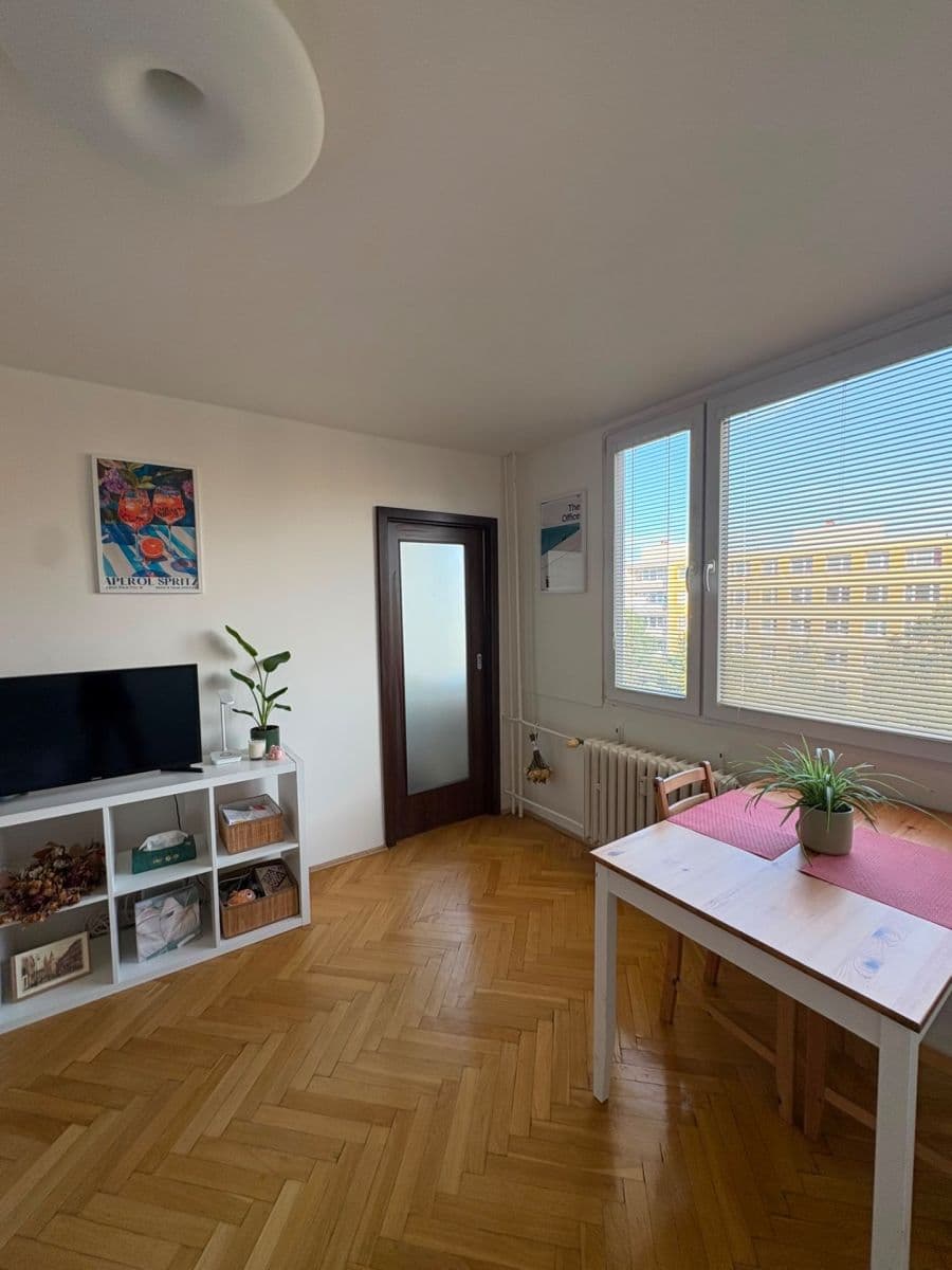 Prenájom bytu 1-izbový 26 m², Varnsdorfská, Praha, Praha Prenájom bytu 1-izbový 26 m², Varnsdorfská, Praha, Praha