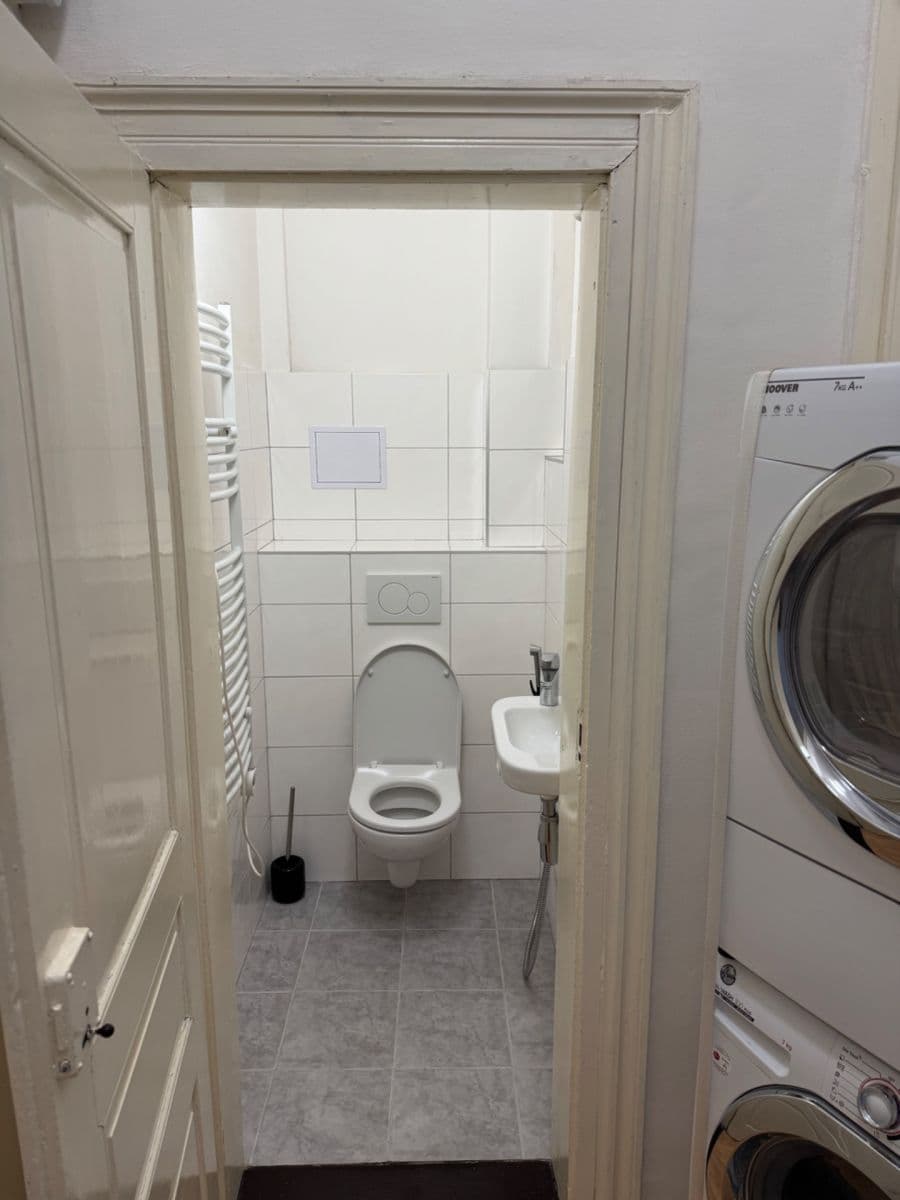 Prenájom bytu 1-izbový 26 m², Bulharská, Praha, Praha Prenájom bytu 1-izbový 26 m², Bulharská, Praha, Praha