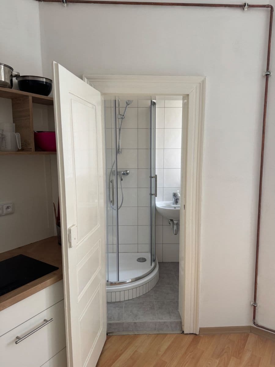 Prenájom bytu 1-izbový 26 m², Bulharská, Praha, Praha Prenájom bytu 1-izbový 26 m², Bulharská, Praha, Praha