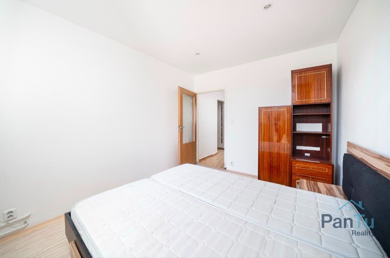 Prenájom bytu 3-izbový 62 m², Pražského, Praha, Praha Prenájom bytu 3-izbový 62 m², Pražského, Praha, Praha