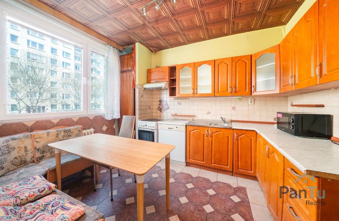 Prenájom bytu 3-izbový 62 m², Pražského, Praha, Praha Prenájom bytu 3-izbový 62 m², Pražského, Praha, Praha