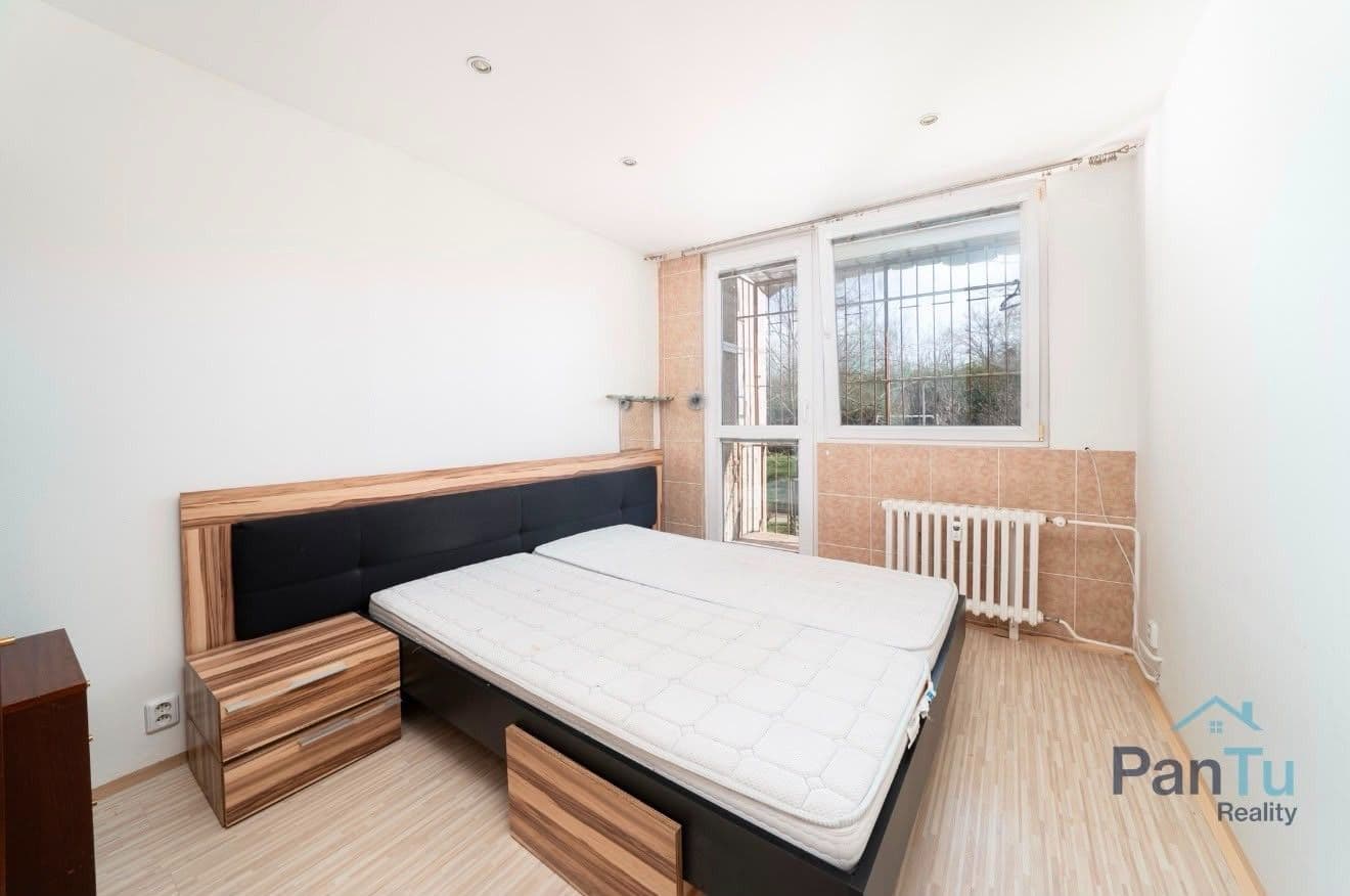 Prenájom bytu 3-izbový 62 m², Pražského, Praha, Praha Prenájom bytu 3-izbový 62 m², Pražského, Praha, Praha