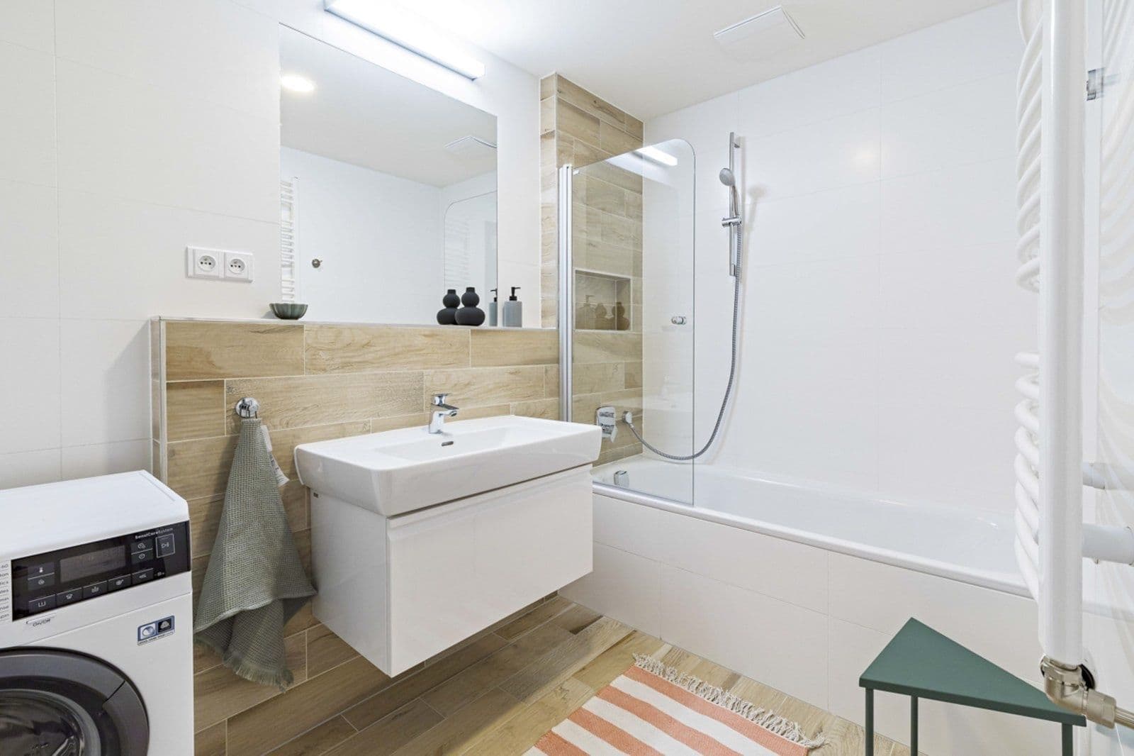 Prenájom bytu 3-izbový 84 m², U Pergamenky, Praha, Praha Prenájom bytu 3-izbový 84 m², U Pergamenky, Praha, Praha