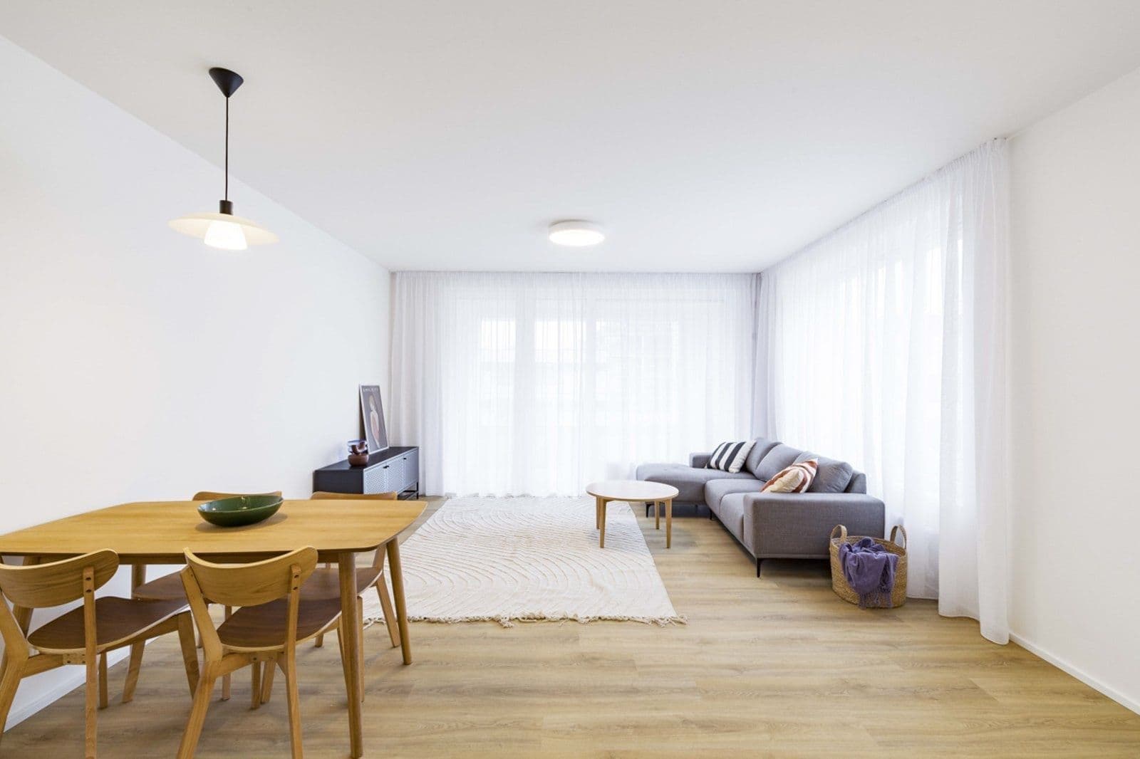 Prenájom bytu 3-izbový 84 m², U Pergamenky, Praha, Praha Prenájom bytu 3-izbový 84 m², U Pergamenky, Praha, Praha