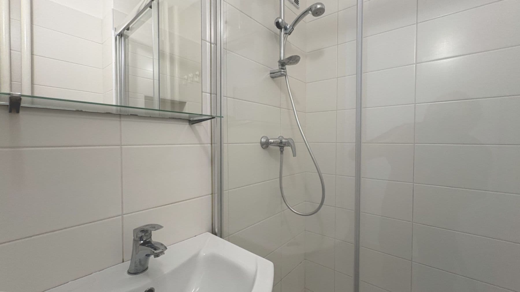 Prenájom bytu 3-izbový 60 m², Bělčická, Praha, Praha Prenájom bytu 3-izbový 60 m², Bělčická, Praha, Praha