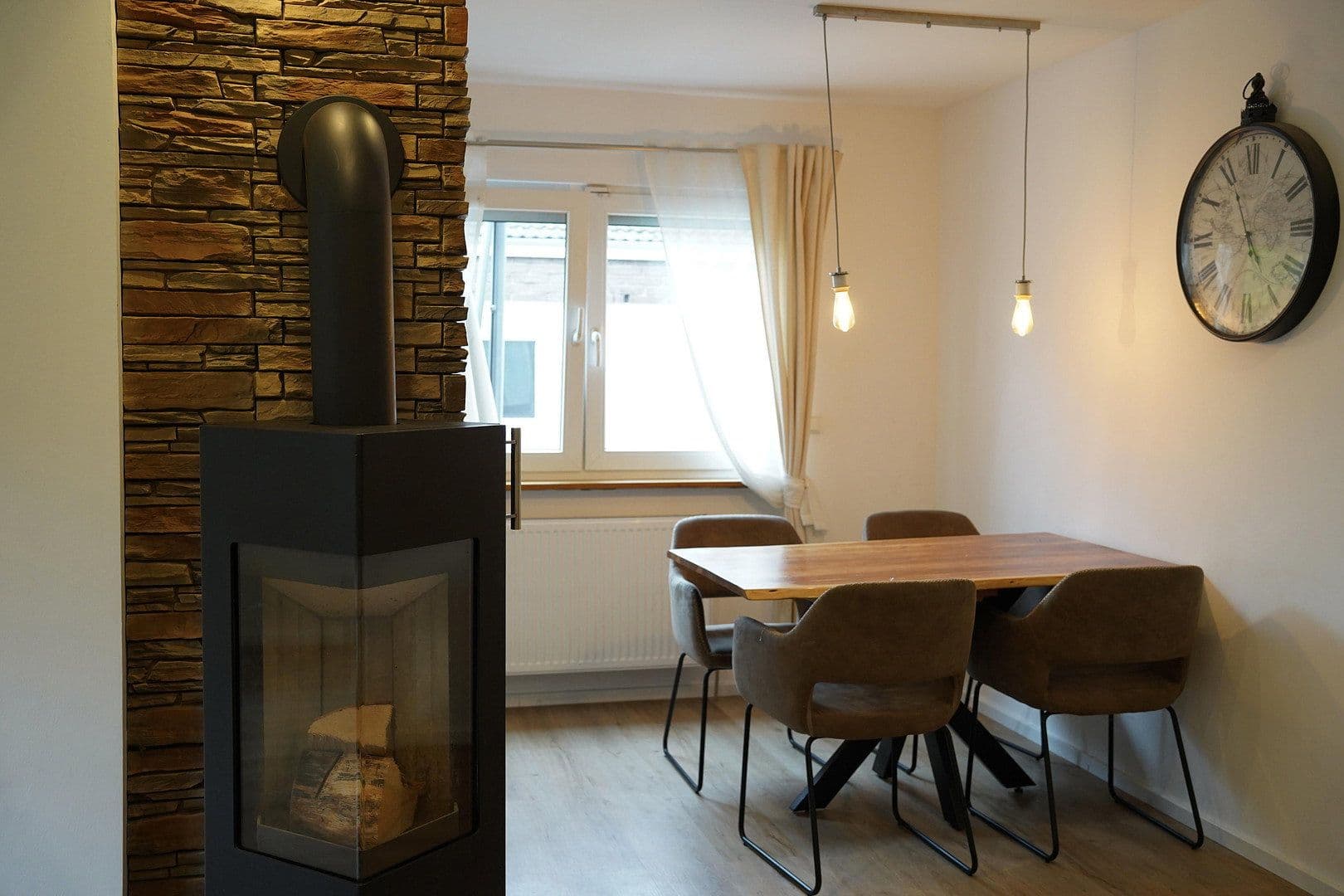 Predaj domu 175 m², pozemok 649 m², Weiterstadt, Hesensko Predaj domu 175 m², pozemok 649 m², Weiterstadt, Hesensko