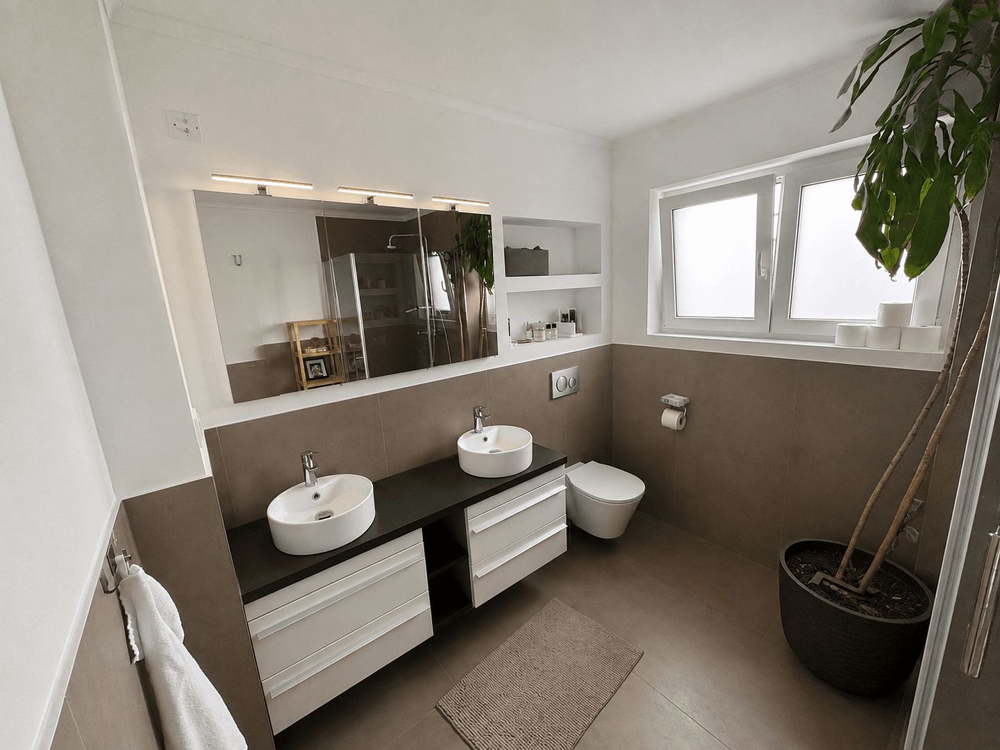 Prenájom domu 156 m², pozemok 390 m², Hochheim, Hesensko Prenájom domu 156 m², pozemok 390 m², Hochheim, Hesensko