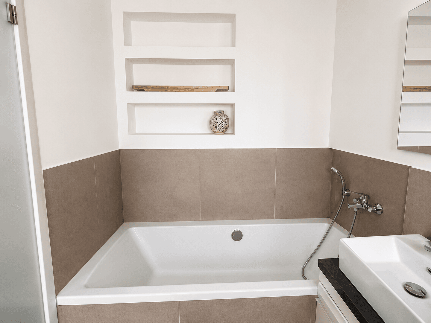 Prenájom domu 156 m², pozemok 390 m², Hochheim, Hesensko Prenájom domu 156 m², pozemok 390 m², Hochheim, Hesensko