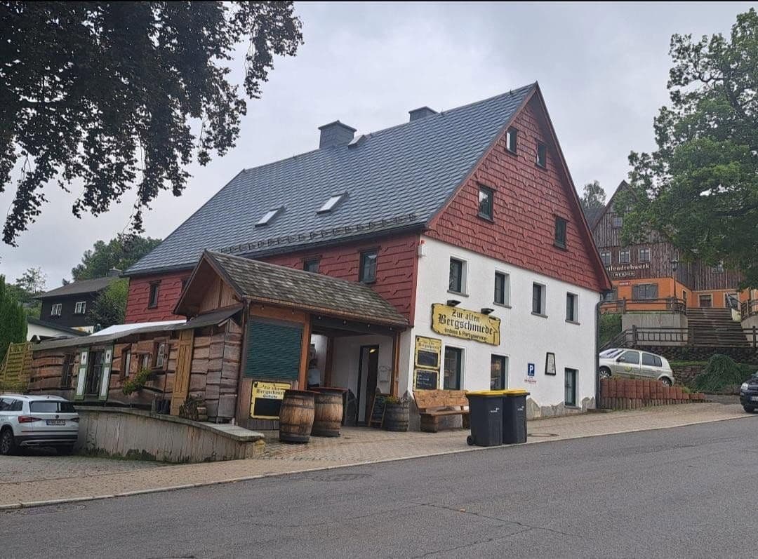Prenájom nebytového priestoru 120 m², Deutschneudorfer Str. 1, Seiffen/Erzgebirge, Sasko Prenájom nebytového priestoru 120 m², Deutschneudorfer Str. 1, Seiffen/Erzgebirge, Sasko