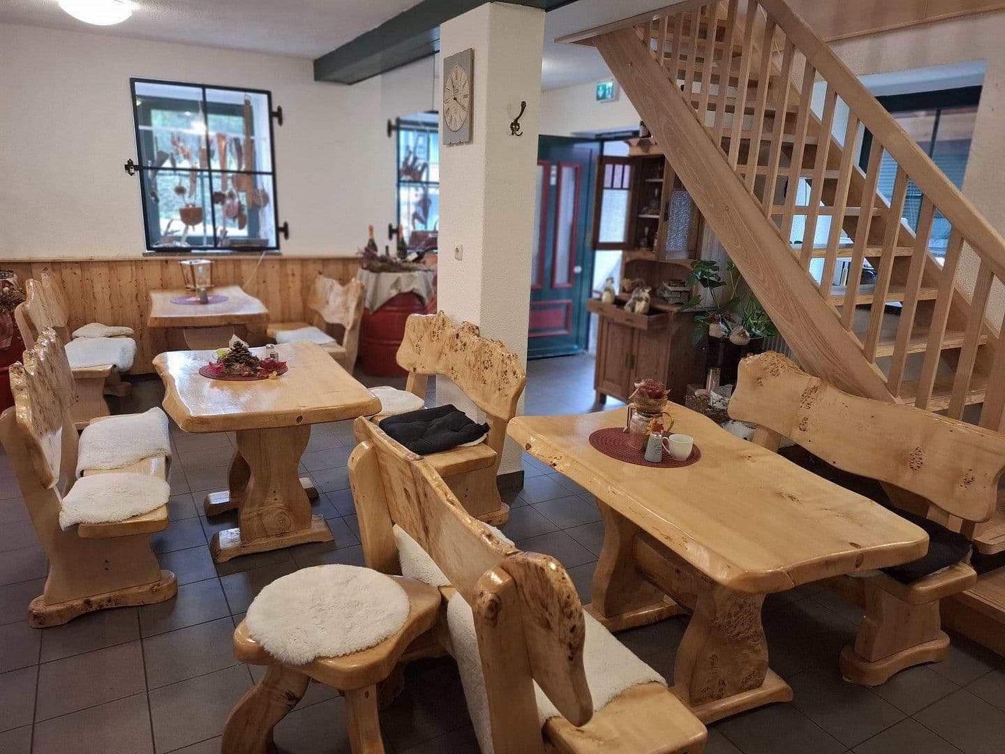 Prenájom nebytového priestoru 120 m², Deutschneudorfer Str. 1, Seiffen/Erzgebirge, Sasko Prenájom nebytového priestoru 120 m², Deutschneudorfer Str. 1, Seiffen/Erzgebirge, Sasko