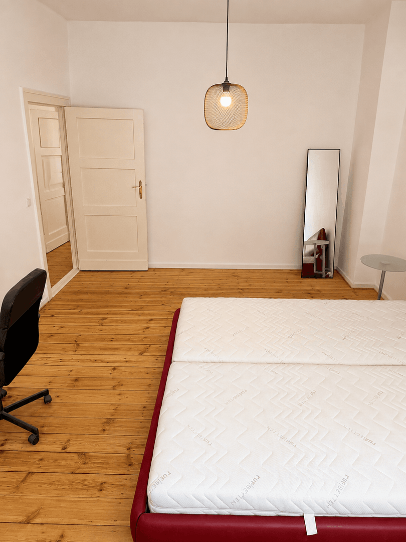 Predaj bytu 3-izbový 65 m², Dunckerstrasse 48a, Berlin, Berlín Predaj bytu 3-izbový 65 m², Dunckerstrasse 48a, Berlin, Berlín