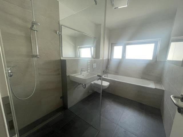Predaj domu 134 m², pozemok 133 m², Langenfeld (Rheinland), Severné Porýnie - Westfálsko Predaj domu 134 m², pozemok 133 m², Langenfeld (Rheinland), Severné Porýnie - Westfálsko