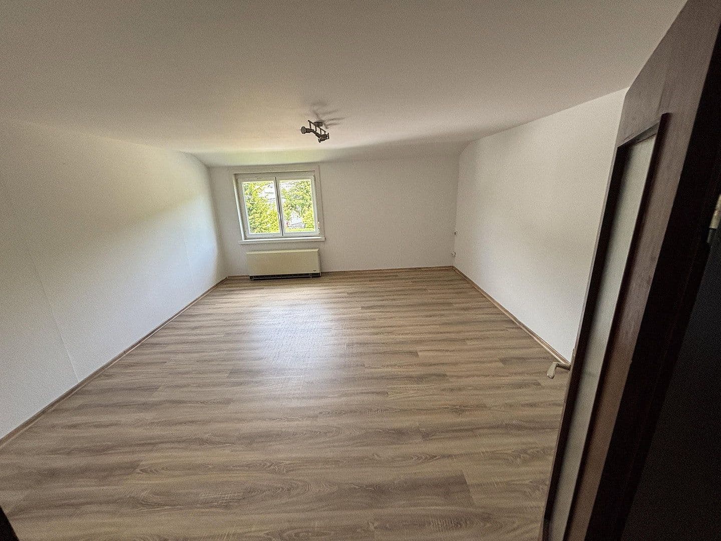 Prenájom bytu 3-izbový 115 m², Straßberg, Bádensko-Wurttembersko Prenájom bytu 3-izbový 115 m², Straßberg, Bádensko-Wurttembersko