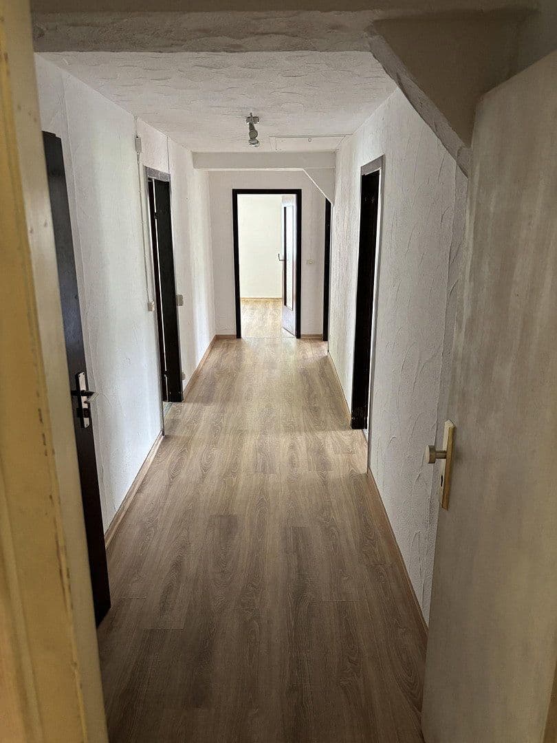 Prenájom bytu 3-izbový 115 m², Straßberg, Bádensko-Wurttembersko Prenájom bytu 3-izbový 115 m², Straßberg, Bádensko-Wurttembersko