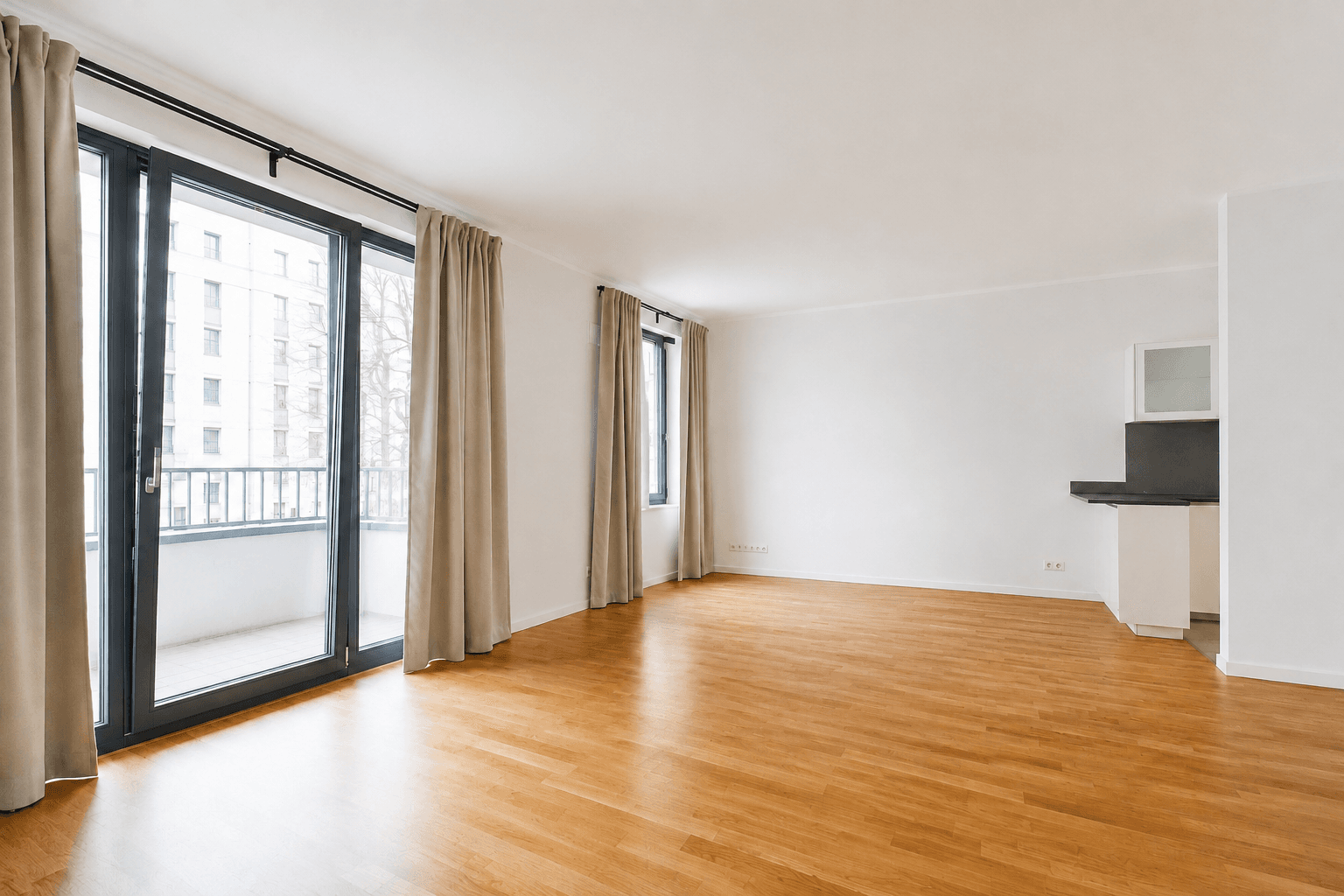 Prenájom bytu 2-izbový 59 m², Beuthstr.12, Berlin, Berlín Prenájom bytu 2-izbový 59 m², Beuthstr.12, Berlin, Berlín