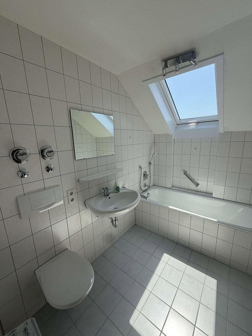 Prenájom bytu 1-izbový 46 m², Birkenstraße 23, Niefern-Öschelbronn, Bádensko-Wurttembersko Prenájom bytu 1-izbový 46 m², Birkenstraße 23, Niefern-Öschelbronn, Bádensko-Wurttembersko