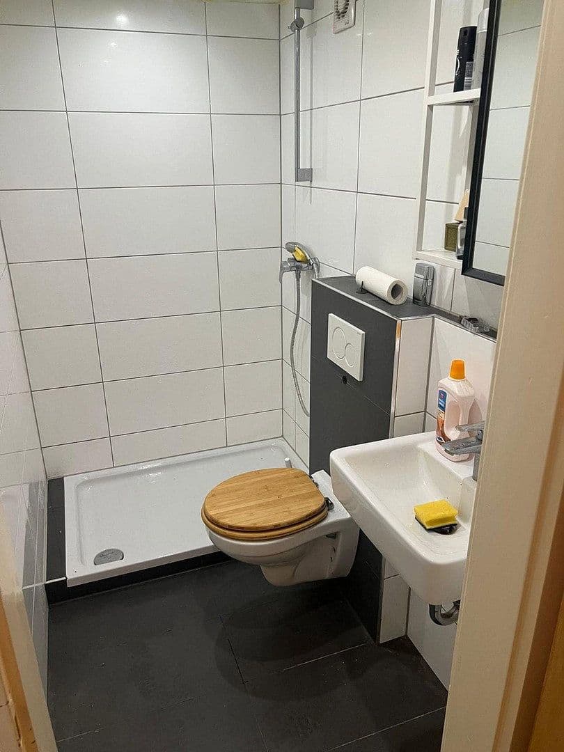 Prenájom bytu 1-izbový 36 m², Breitenplatz 14, Düsseldorf, Severné Porýnie - Westfálsko Prenájom bytu 1-izbový 36 m², Breitenplatz 14, Düsseldorf, Severné Porýnie - Westfálsko