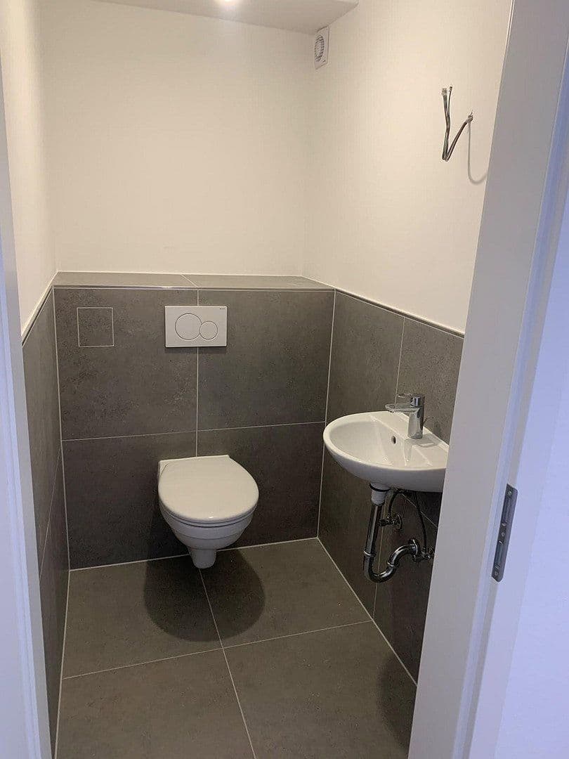 Prenájom bytu 3-izbový 89 m², Neu-Isenburg, Hesensko Prenájom bytu 3-izbový 89 m², Neu-Isenburg, Hesensko