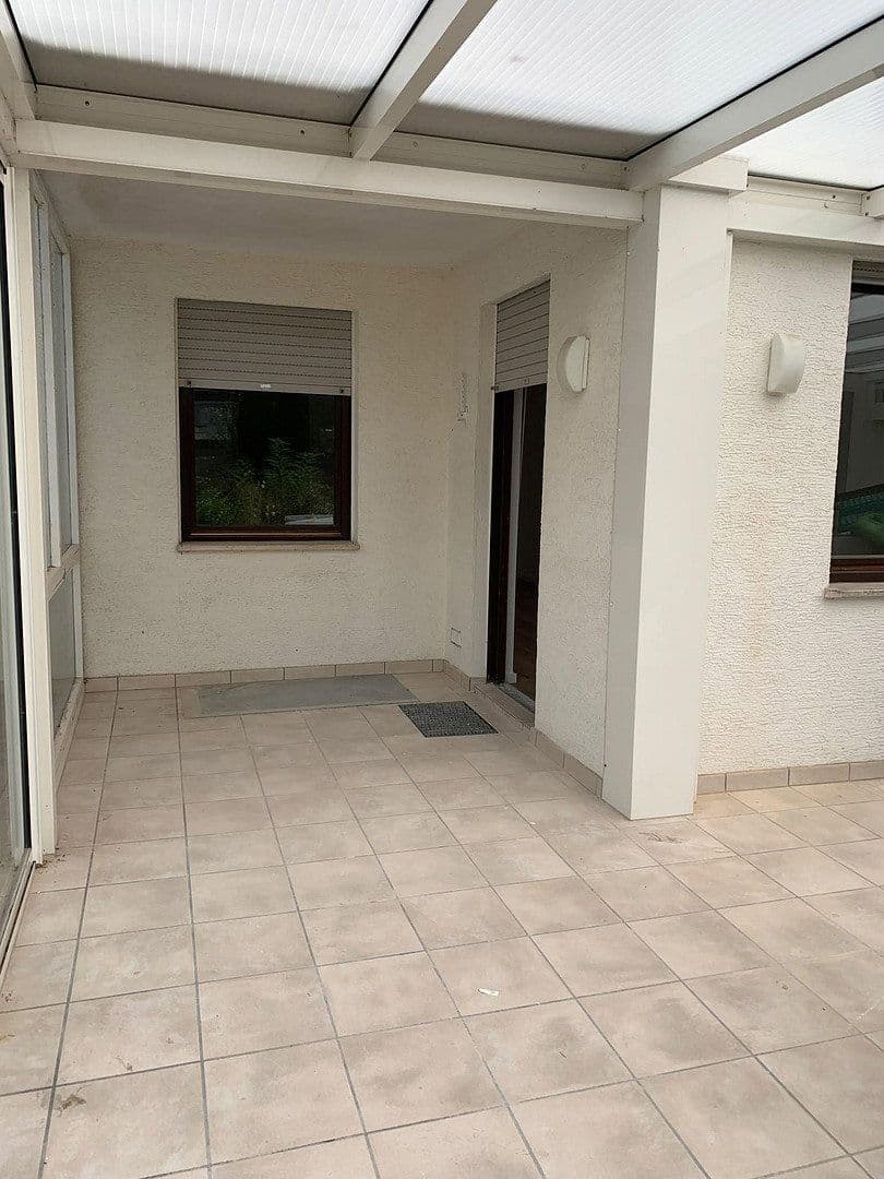 Prenájom bytu 3-izbový 89 m², Neu-Isenburg, Hesensko Prenájom bytu 3-izbový 89 m², Neu-Isenburg, Hesensko
