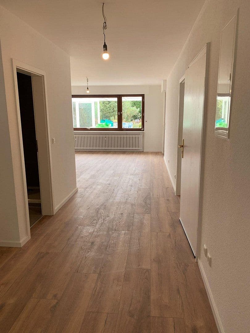 Prenájom bytu 3-izbový 89 m², Neu-Isenburg, Hesensko Prenájom bytu 3-izbový 89 m², Neu-Isenburg, Hesensko
