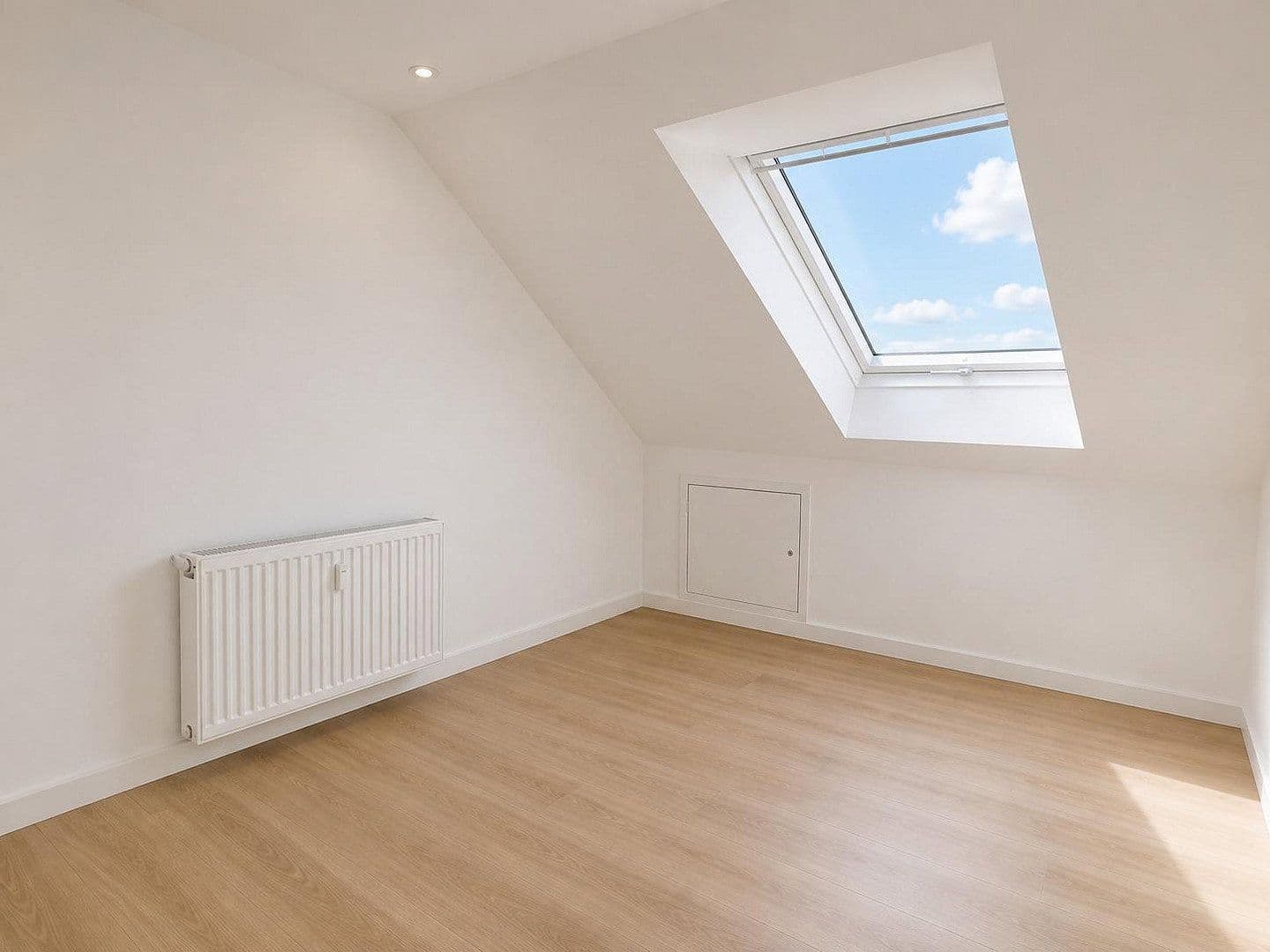 Prenájom bytu 4-izbový 95 m², Rödermark, Hesensko Prenájom bytu 4-izbový 95 m², Rödermark, Hesensko
