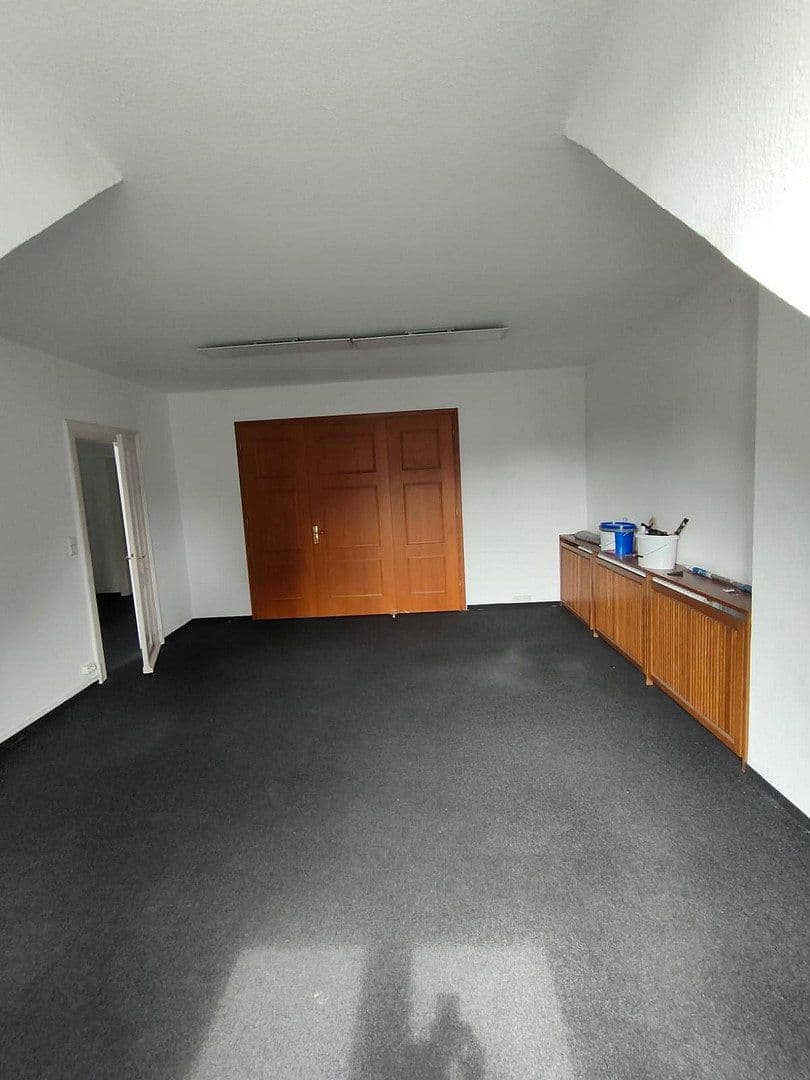 Prenájom bytu 5-izbový 144 m², Martinistr.3, Osnabrück, Dolné Sasko Prenájom bytu 5-izbový 144 m², Martinistr.3, Osnabrück, Dolné Sasko