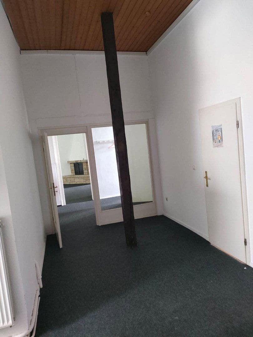 Prenájom bytu 5-izbový 144 m², Martinistr.3, Osnabrück, Dolné Sasko Prenájom bytu 5-izbový 144 m², Martinistr.3, Osnabrück, Dolné Sasko