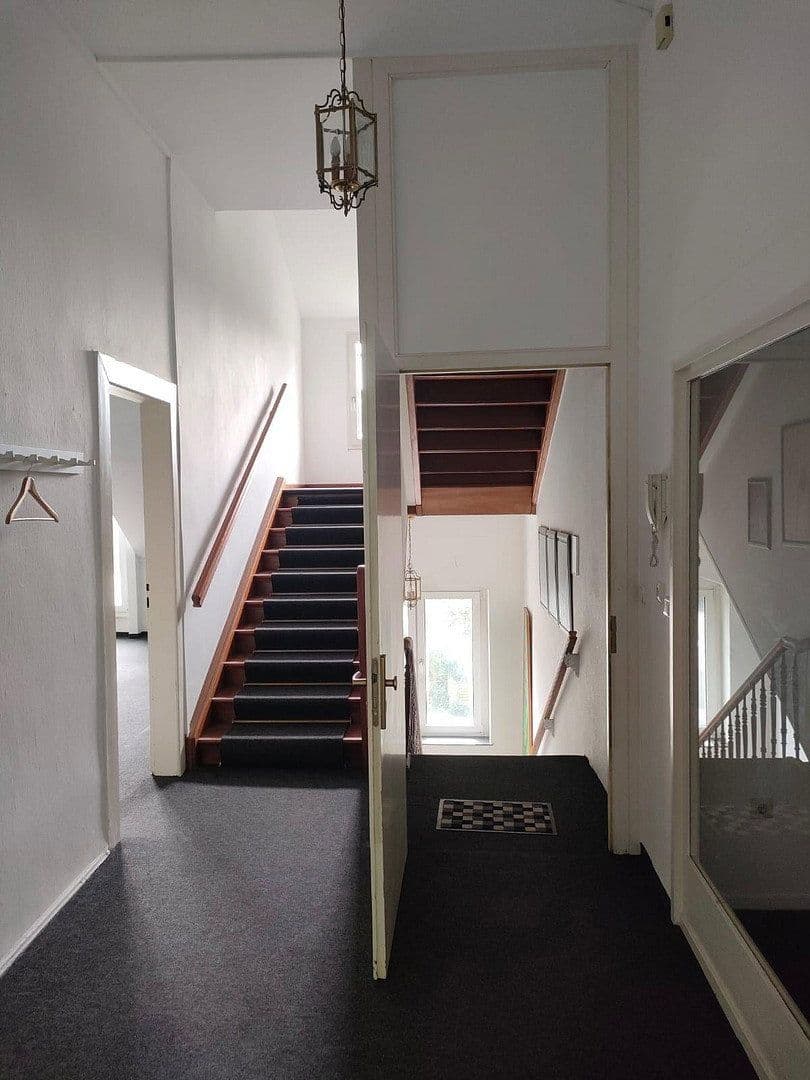 Prenájom bytu 5-izbový 144 m², Martinistr.3, Osnabrück, Dolné Sasko Prenájom bytu 5-izbový 144 m², Martinistr.3, Osnabrück, Dolné Sasko