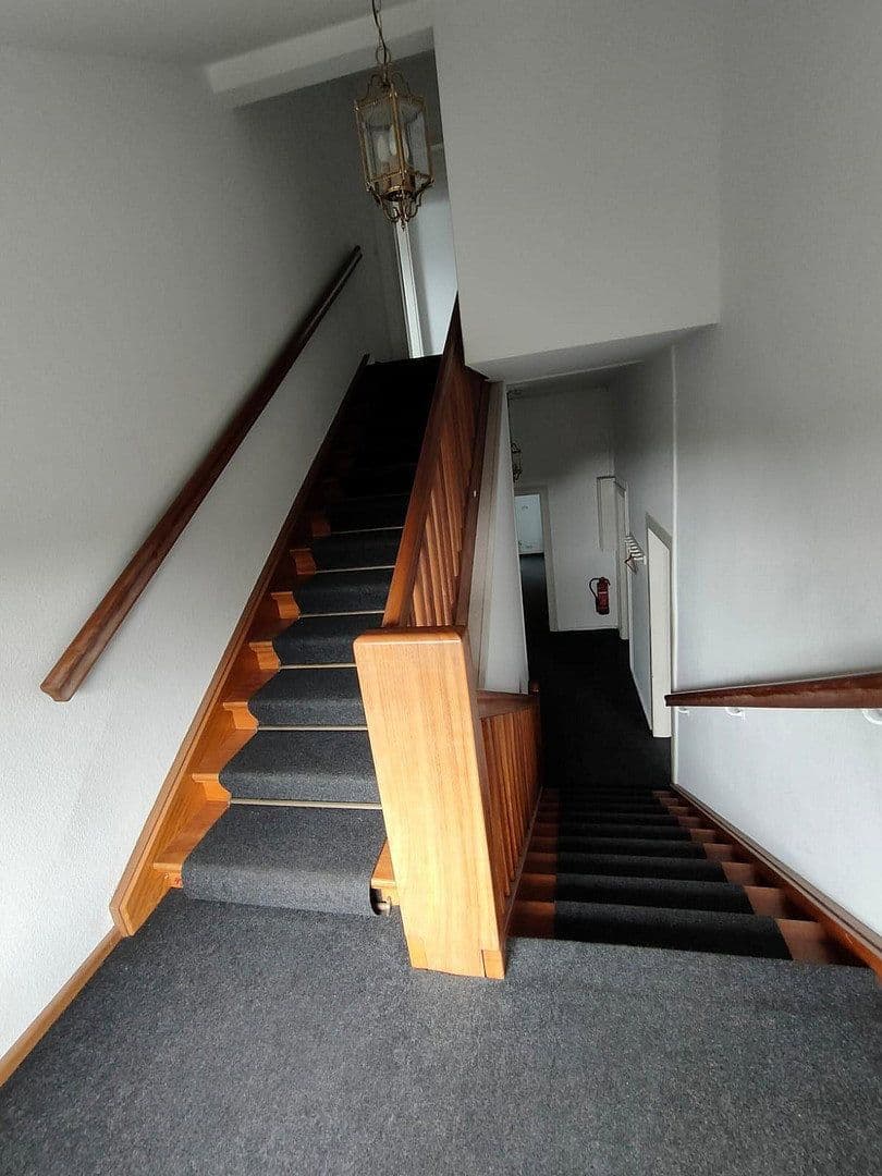 Prenájom bytu 5-izbový 144 m², Martinistr.3, Osnabrück, Dolné Sasko Prenájom bytu 5-izbový 144 m², Martinistr.3, Osnabrück, Dolné Sasko