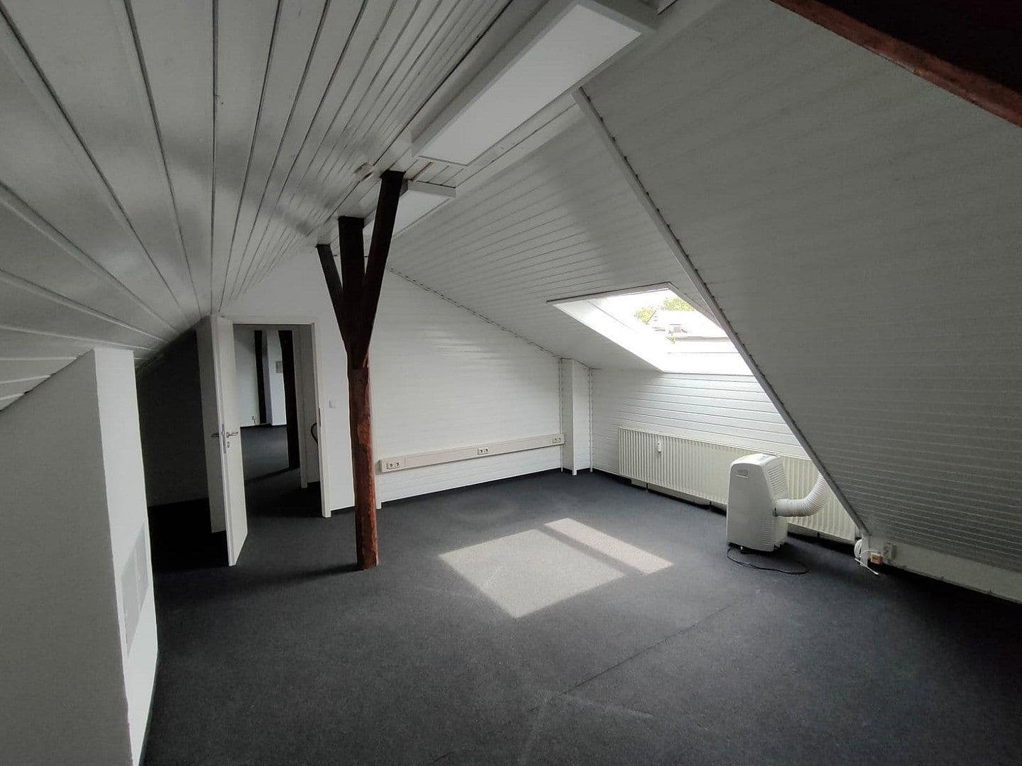 Prenájom bytu 5-izbový 144 m², Martinistr.3, Osnabrück, Dolné Sasko Prenájom bytu 5-izbový 144 m², Martinistr.3, Osnabrück, Dolné Sasko