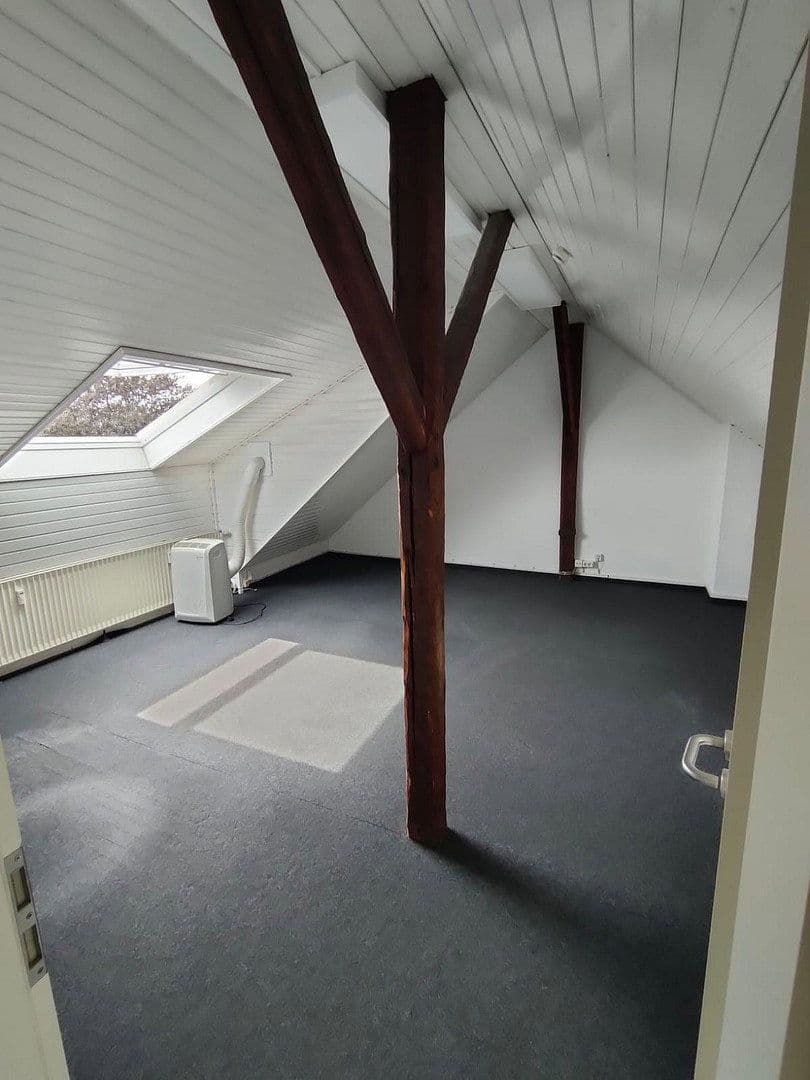 Prenájom bytu 5-izbový 144 m², Martinistr.3, Osnabrück, Dolné Sasko Prenájom bytu 5-izbový 144 m², Martinistr.3, Osnabrück, Dolné Sasko