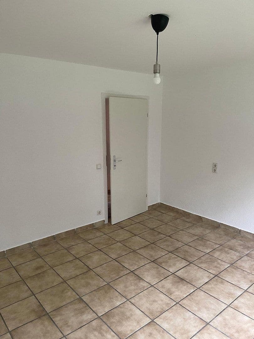 Prenájom bytu 6-izbový 70 m², Im Immenthal 60, Neunkirchen-Seelscheid, Severné Porýnie - Westfálsko Prenájom bytu 6-izbový 70 m², Im Immenthal 60, Neunkirchen-Seelscheid, Severné Porýnie - Westfálsko
