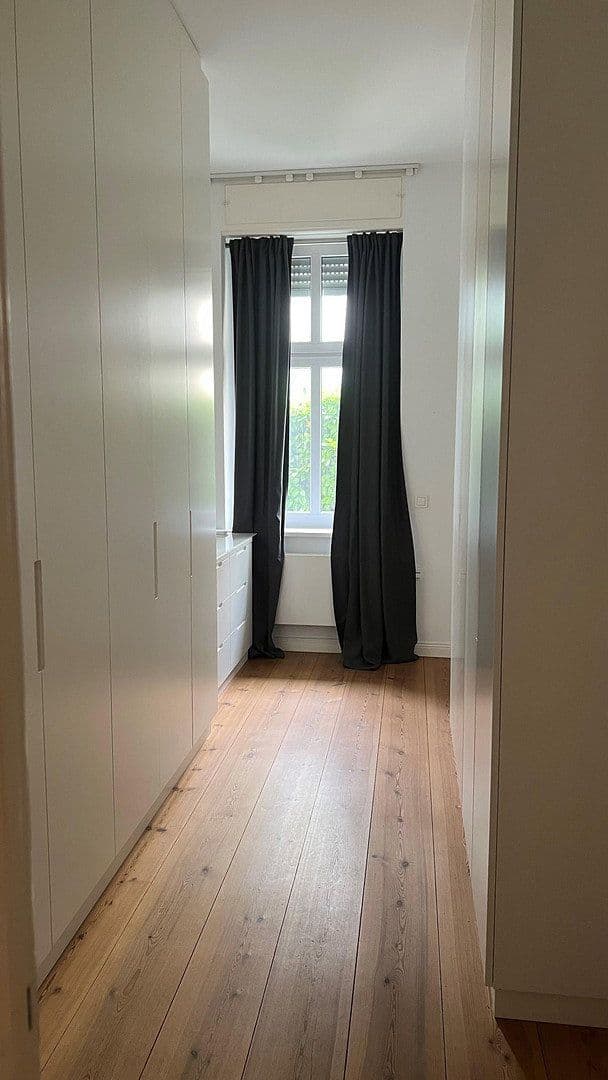Prenájom bytu 6-izbový 220 m², Berlin, Berlín Prenájom bytu 6-izbový 220 m², Berlin, Berlín