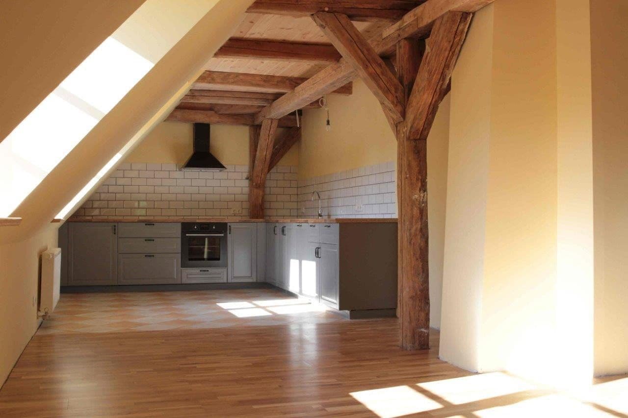 Prenájom bytu 5-izbový 120 m², Süsel, Šlezvicko-Holštajnsko Prenájom bytu 5-izbový 120 m², Süsel, Šlezvicko-Holštajnsko