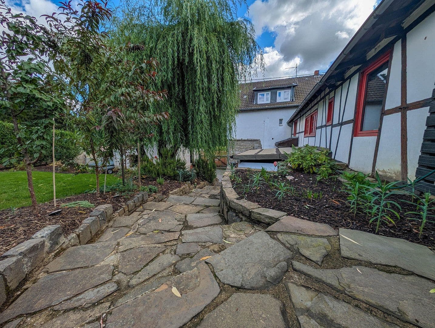 Predaj domu 250 m², pozemok 1.211 m², Hanfer Straße 22, Hennef (Sieg), Severné Porýnie - Westfálsko Predaj domu 250 m², pozemok 1.211 m², Hanfer Straße 22, Hennef (Sieg), Severné Porýnie - Westfálsko