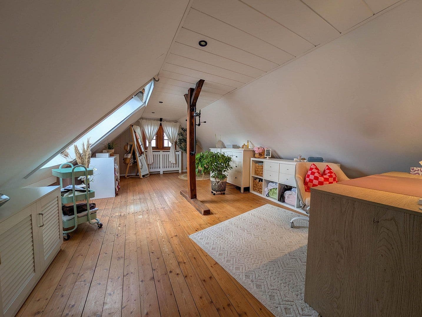 Predaj domu 250 m², pozemok 1.211 m², Hanfer Straße 22, Hennef (Sieg), Severné Porýnie - Westfálsko Predaj domu 250 m², pozemok 1.211 m², Hanfer Straße 22, Hennef (Sieg), Severné Porýnie - Westfálsko