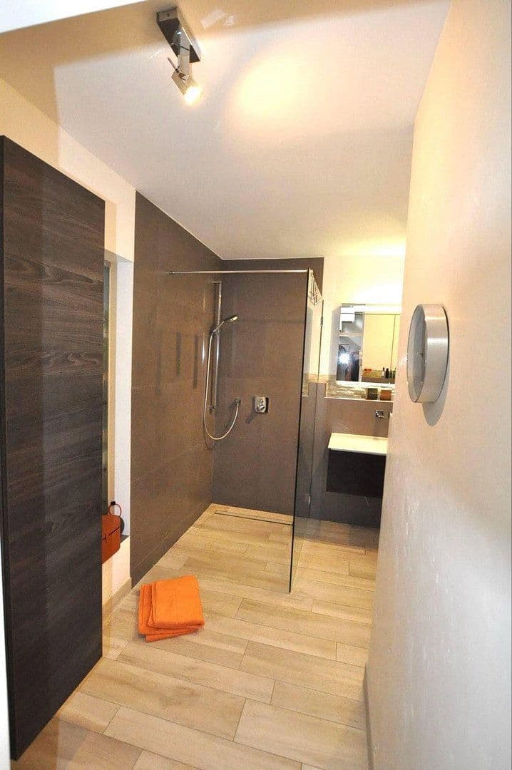 Predaj bytu 4-izbový 165 m², Köln, Severné Porýnie - Westfálsko Predaj bytu 4-izbový 165 m², Köln, Severné Porýnie - Westfálsko