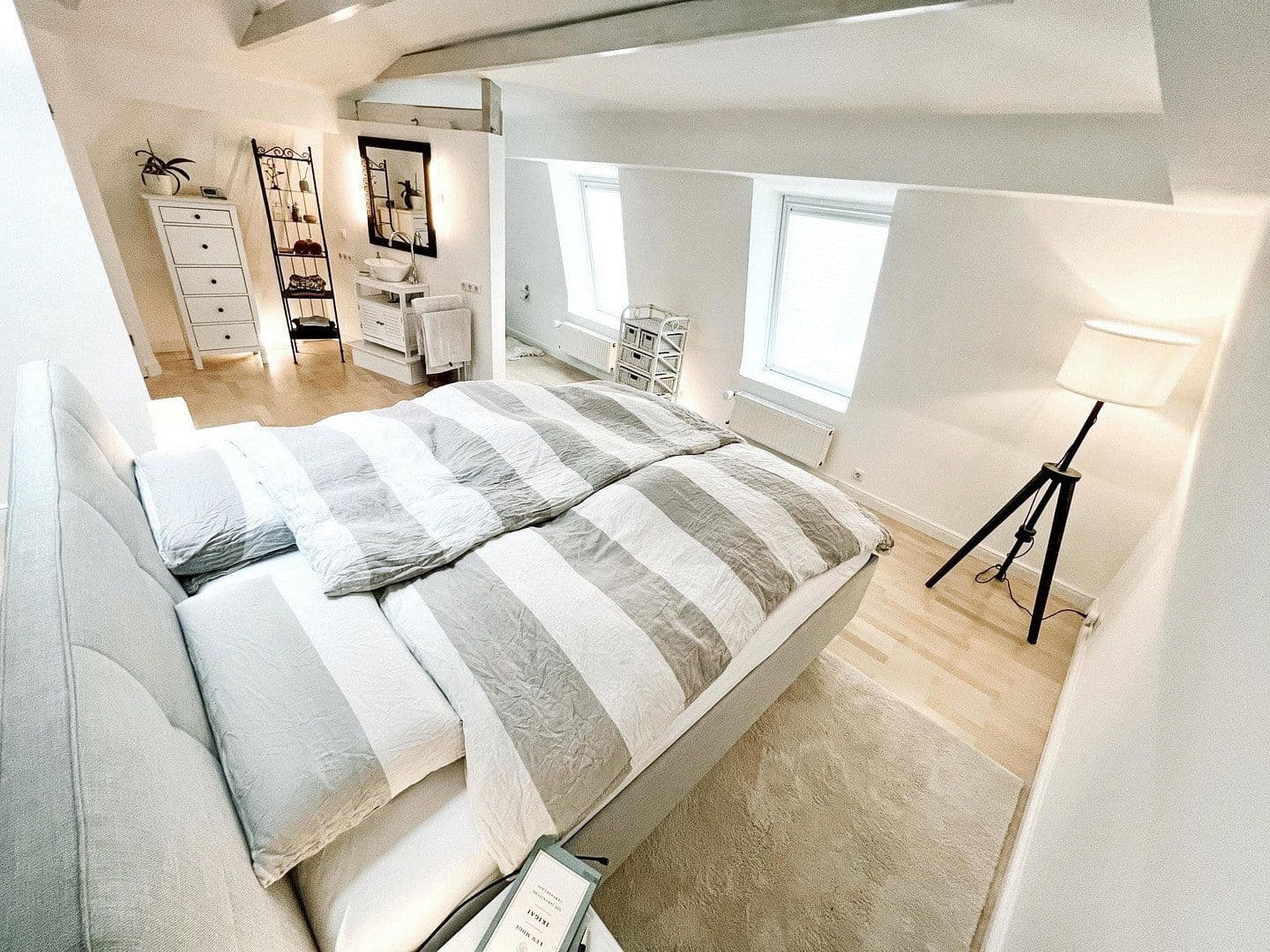 Prenájom bytu 7-izbový 240 m², Hamburg, Hamburg Prenájom bytu 7-izbový 240 m², Hamburg, Hamburg