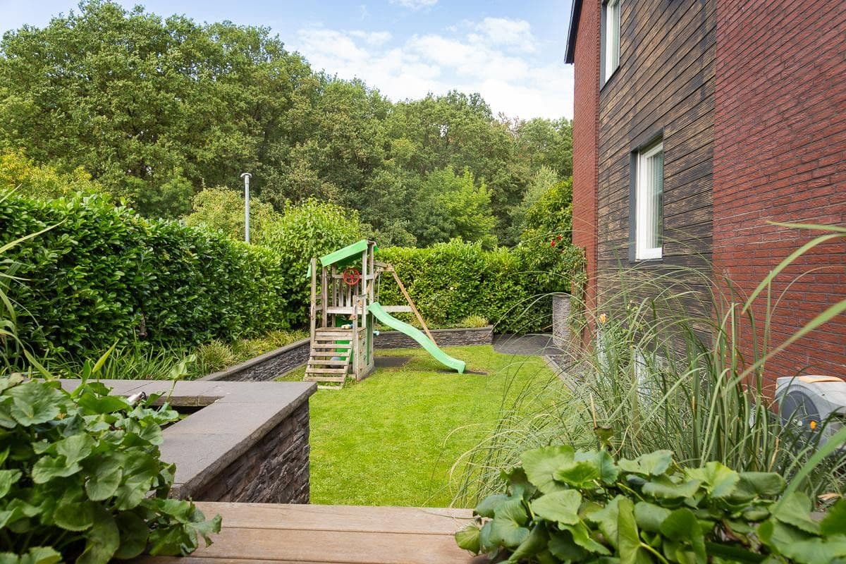 Predaj domu 339 m², pozemok 800 m², Hemmingen, Dolné Sasko Predaj domu 339 m², pozemok 800 m², Hemmingen, Dolné Sasko