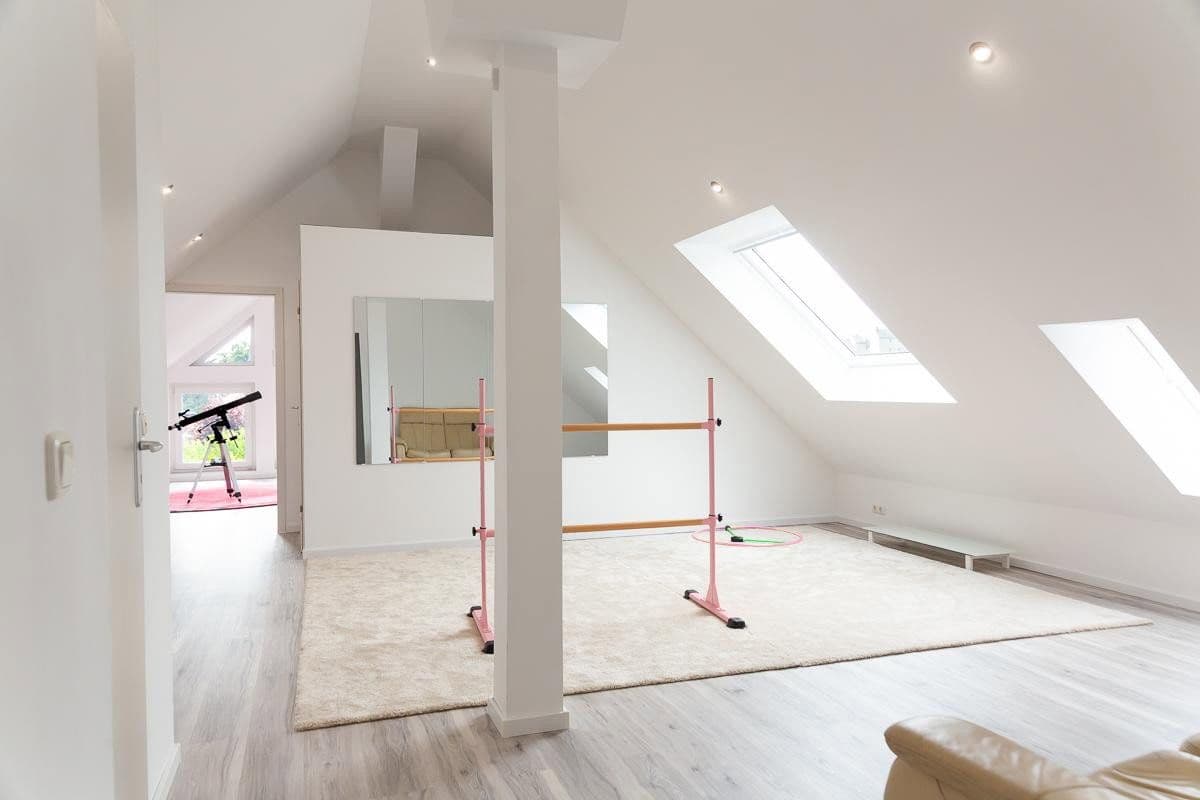 Predaj domu 339 m², pozemok 800 m², Hemmingen, Dolné Sasko Predaj domu 339 m², pozemok 800 m², Hemmingen, Dolné Sasko
