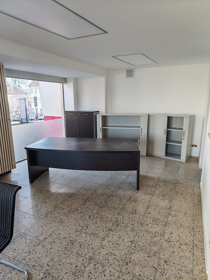 Prenájom kancelárie 440 m², Schloßstraße 21, Hechingen, Bádensko-Wurttembersko Prenájom kancelárie 440 m², Schloßstraße 21, Hechingen, Bádensko-Wurttembersko