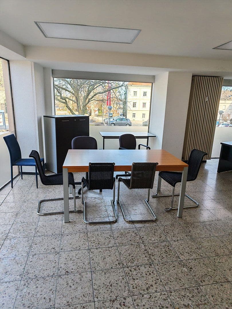 Prenájom kancelárie 440 m², Schloßstraße 21, Hechingen, Bádensko-Wurttembersko Prenájom kancelárie 440 m², Schloßstraße 21, Hechingen, Bádensko-Wurttembersko