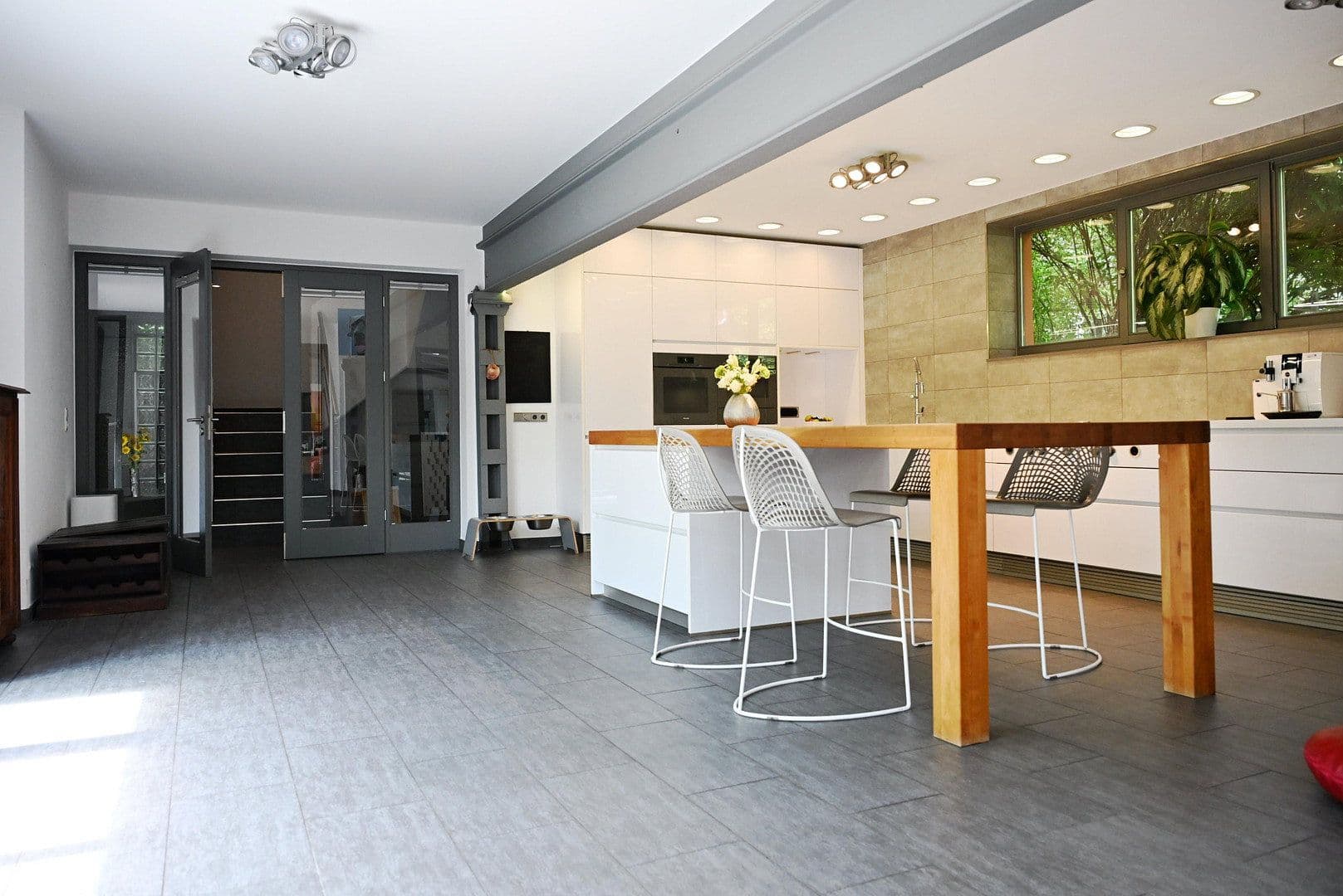 Predaj domu 390 m², pozemok 1.000 m², Weimar, Durínsko Predaj domu 390 m², pozemok 1.000 m², Weimar, Durínsko