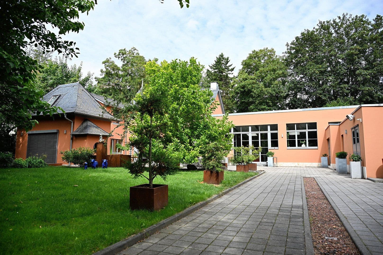 Predaj domu 390 m², pozemok 1.000 m², Weimar, Durínsko Predaj domu 390 m², pozemok 1.000 m², Weimar, Durínsko