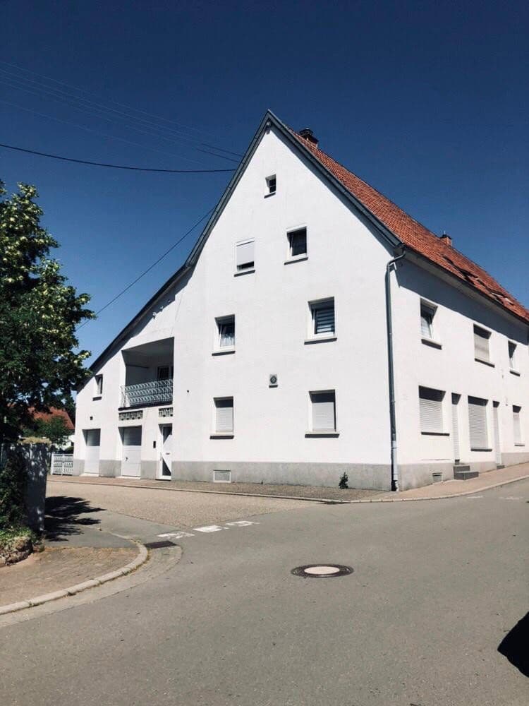 Prenájom bytu 3-izbový 100 m², Glashütter Straße 22, Lemberg, Porýnie-Falcko Prenájom bytu 3-izbový 100 m², Glashütter Straße 22, Lemberg, Porýnie-Falcko