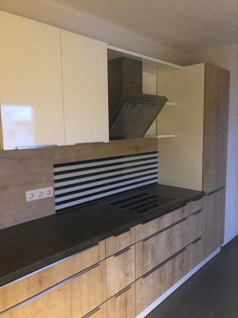 Prenájom bytu 3-izbový 100 m², Glashütter Straße 22, Lemberg, Porýnie-Falcko Prenájom bytu 3-izbový 100 m², Glashütter Straße 22, Lemberg, Porýnie-Falcko