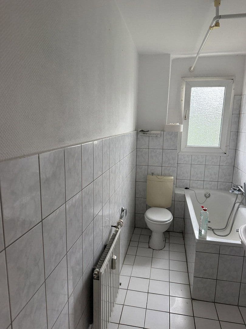 Prenájom bytu 3-izbový 72 m², Eichstr. 33-35, Oberhausen, Severné Porýnie - Westfálsko Prenájom bytu 3-izbový 72 m², Eichstr. 33-35, Oberhausen, Severné Porýnie - Westfálsko