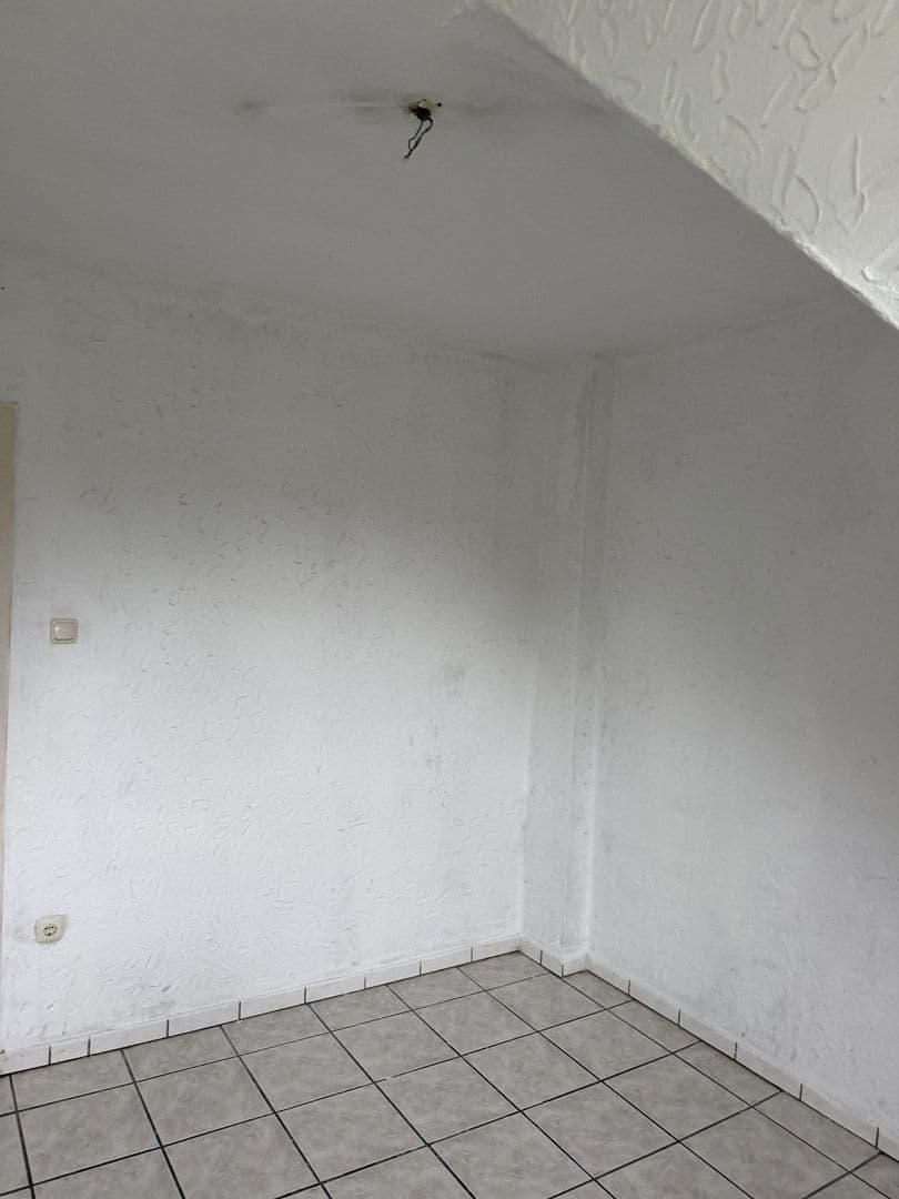 Prenájom bytu 3-izbový 72 m², Eichstr. 33-35, Oberhausen, Severné Porýnie - Westfálsko Prenájom bytu 3-izbový 72 m², Eichstr. 33-35, Oberhausen, Severné Porýnie - Westfálsko