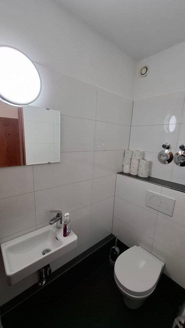 Prenájom bytu 3-izbový 81 m², Max-Beckmann-Straße 35, Karlsruhe, Bádensko-Wurttembersko Prenájom bytu 3-izbový 81 m², Max-Beckmann-Straße 35, Karlsruhe, Bádensko-Wurttembersko