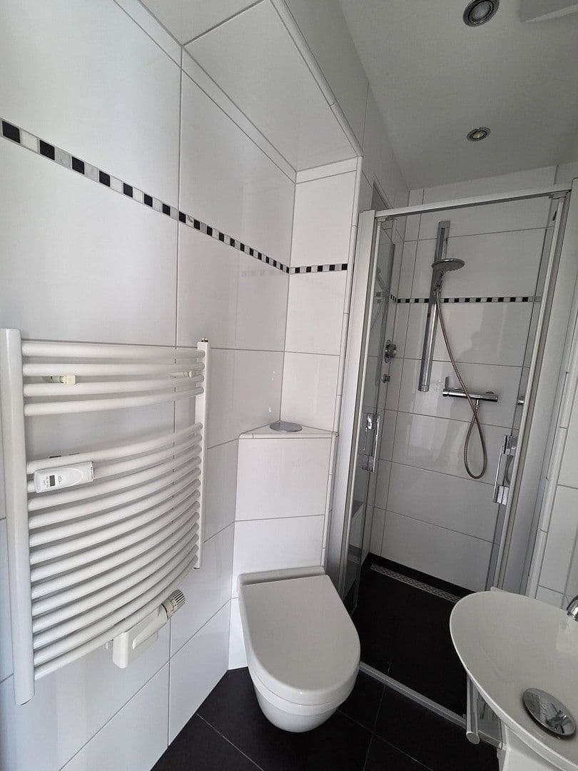 Prenájom bytu 3-izbový 91 m², Ackerwinde 23, Köln, Severné Porýnie - Westfálsko Prenájom bytu 3-izbový 91 m², Ackerwinde 23, Köln, Severné Porýnie - Westfálsko